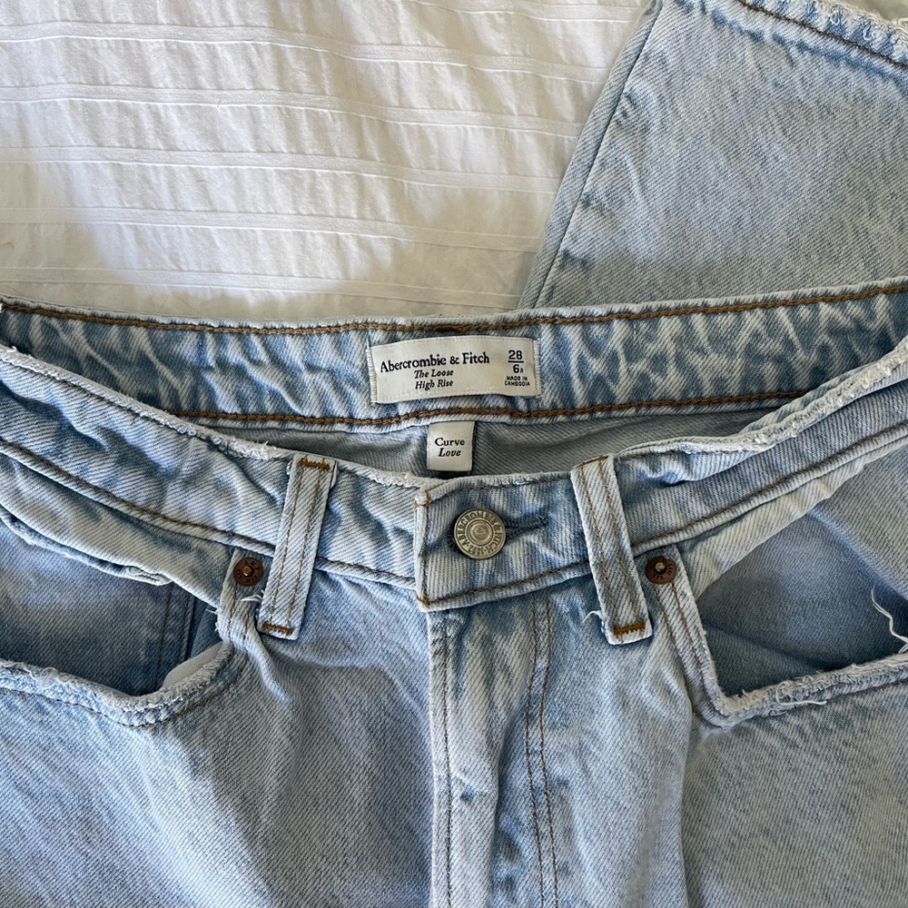 A&F The Loose Curve Love Jeans